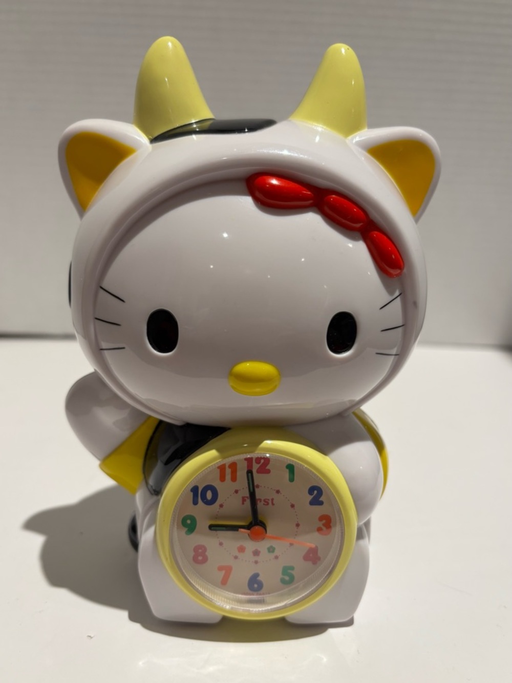 Vintage Y2K Hello Kitty Plastic Alarm Clock Plays Music & Talks Japan Working